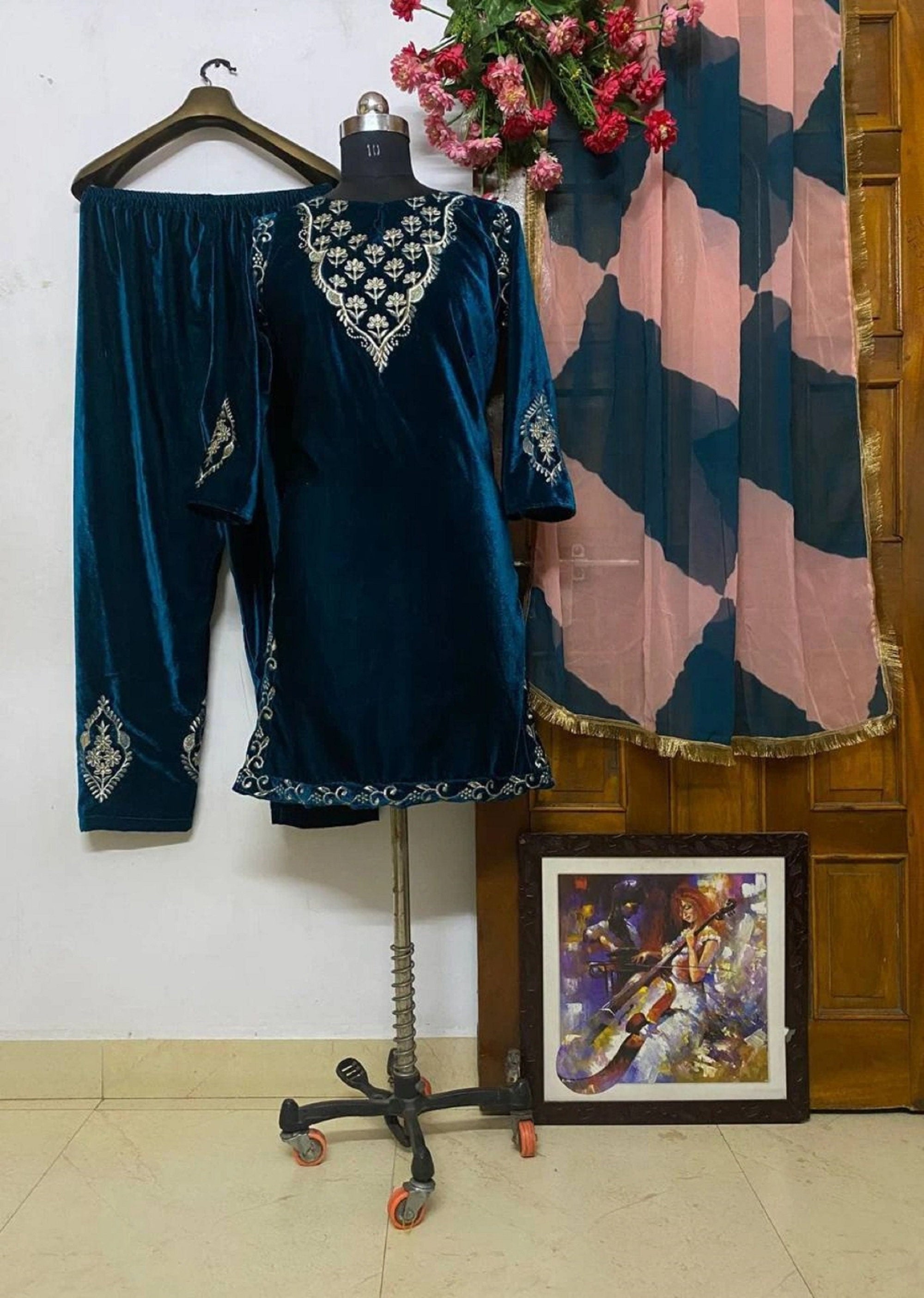 Buy Lakshita Navy Blue Velvet Kurta With Fine Mirror Work online